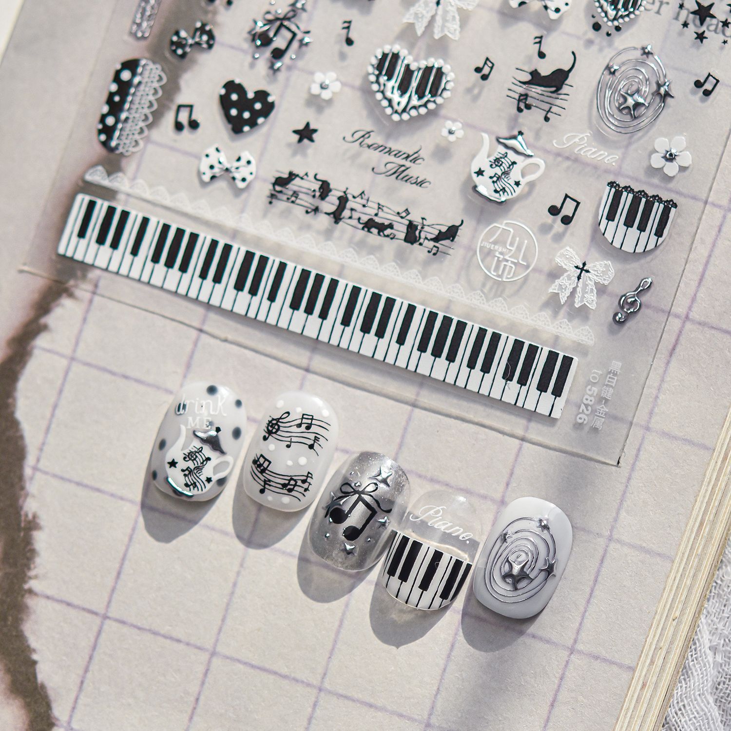 Musical Instrument Images - 블랙 화이트 뮤직 5D 네일 스티커